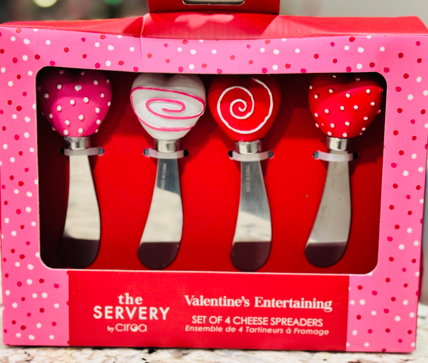 New 4-piece heart end cheese spreader Valentines set