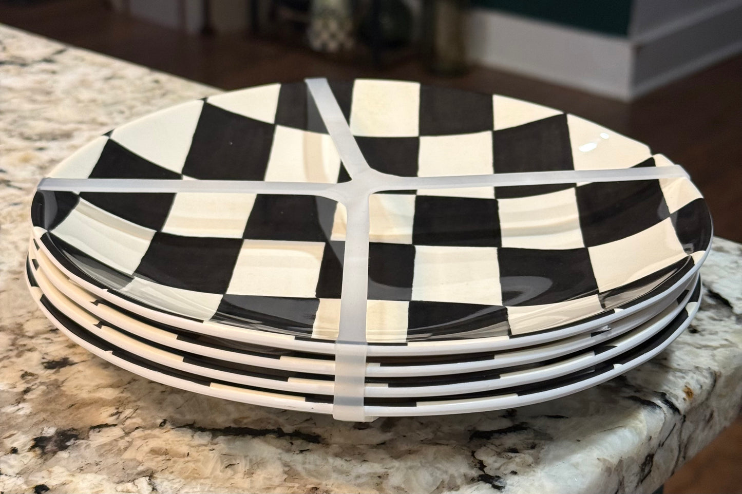 New black and white check 4-piece melamine salad 9.75 plate set