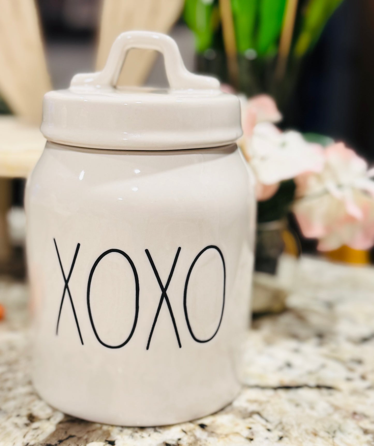 New Rae Dunn white ceramic baby canister 6.25” XOXO 💋