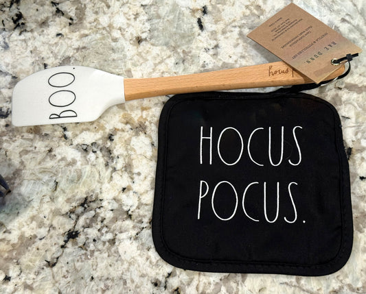 New Rae Dunn Halloween 2-piece utensil & pot holder set HOCUS POCUS