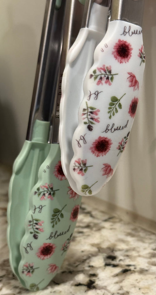 New Rae Dunn 2-piece tong set floral grabber ends. BLESSED