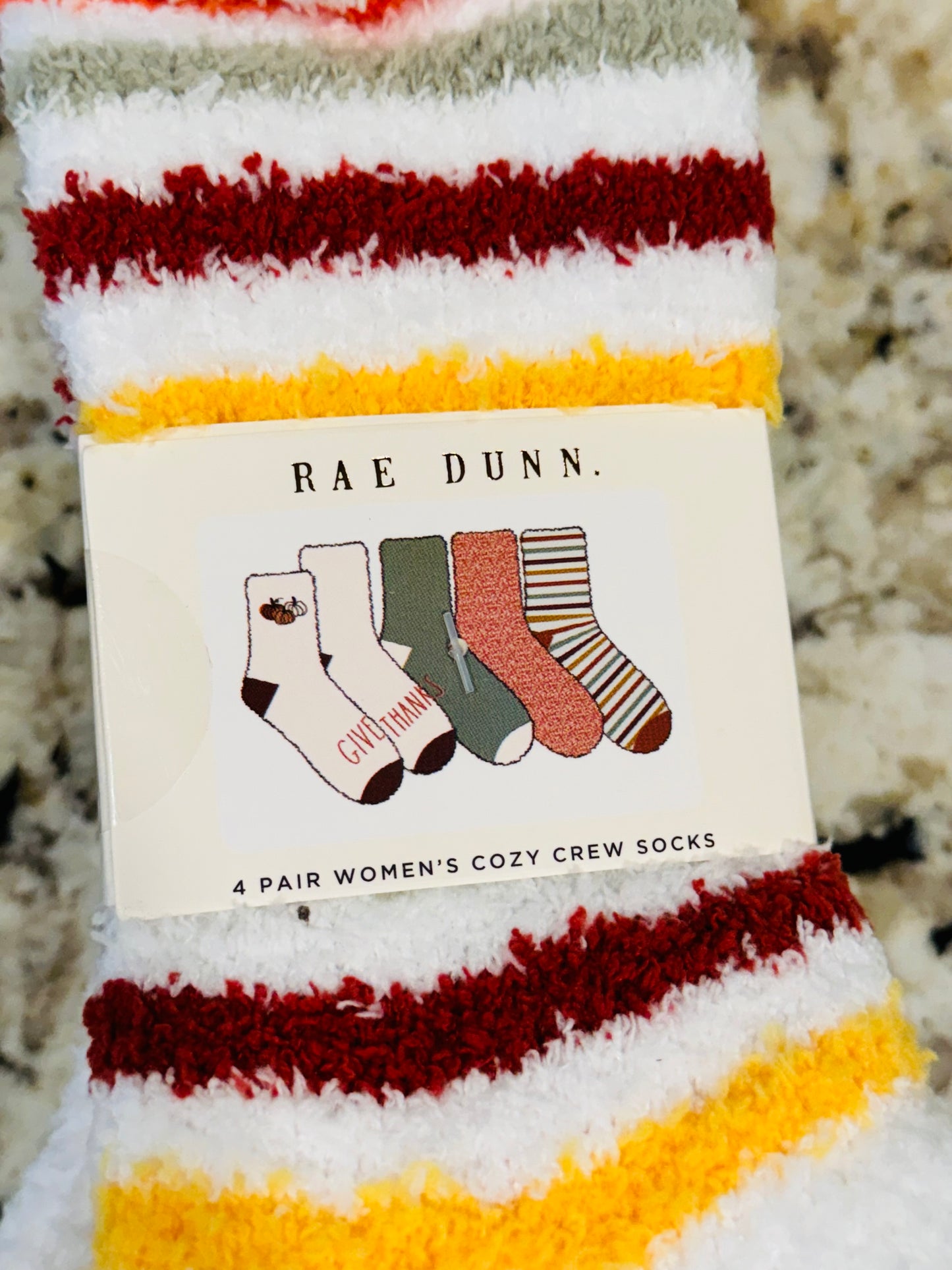 New Rae Dunn fall fuzzy women’s sock set size 9-11 GIVE THANKS