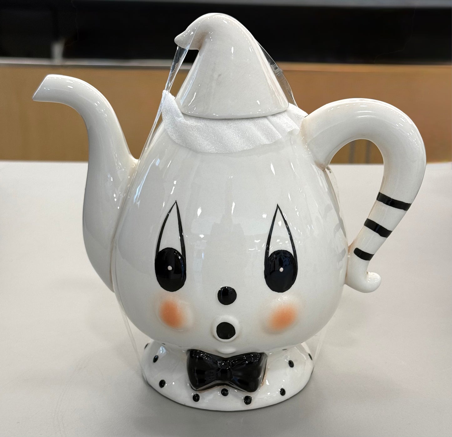 New Joanna Parker white ceramic Gus Halloween Teapot decor