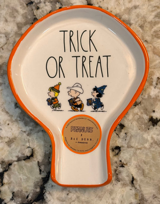 New Rae Dunn x Peanuts ceramic Halloween spoon rest TRICK OR TREAT