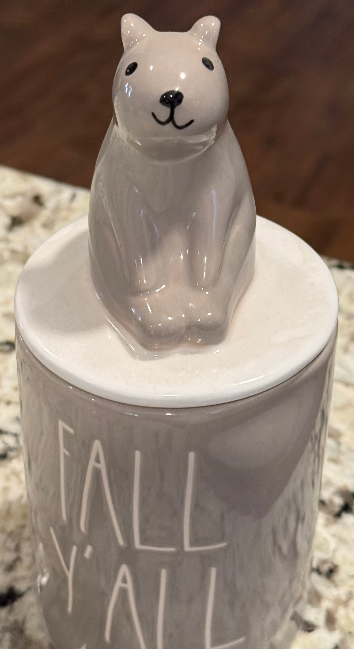 New Rae Dunn fall gray ceramic squirrel topped candle -vanilla bean scented. FALL Y’ALL
