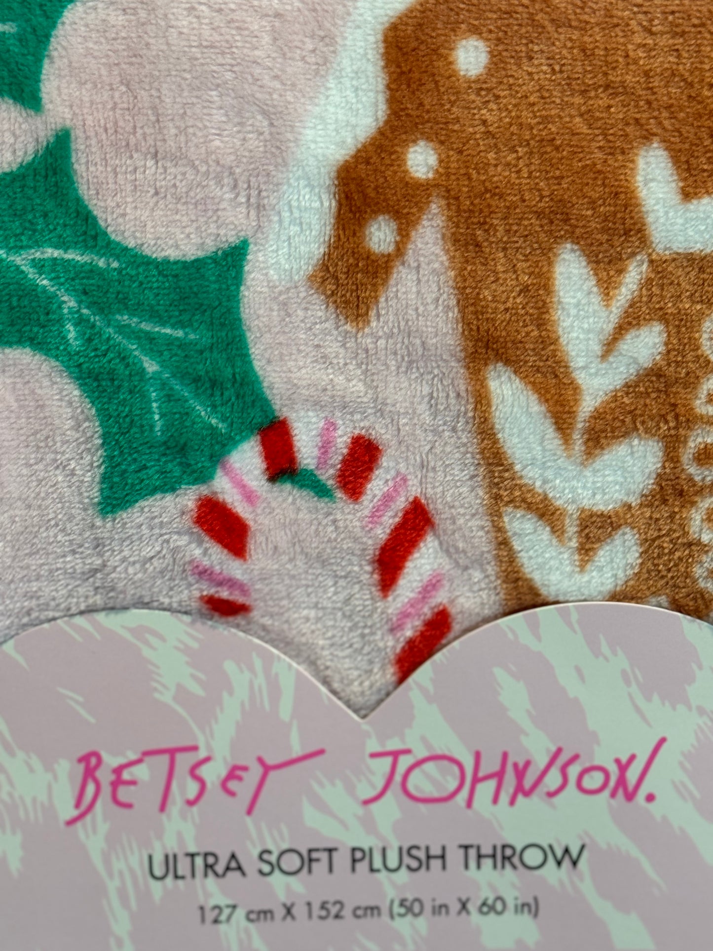 New Betsy Johnson Pink & white Christmas gingerbread house throw blanket 50x60