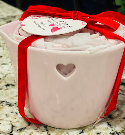 New Rae Dunn Valentines 💘 pink ceramic heart cut out measuring cup set