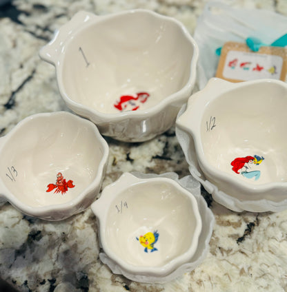 New Rae Dunn x Disney’s The Little Mermaid 🧜🏽‍♀️ ceramic iridescent shell style measuring cup set