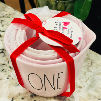 New Rae Dunn Valentines 💘 pink ceramic heart cut out measuring cup set