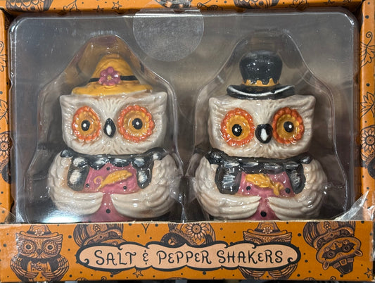 New release Joanna Parker ceramic fall owl salt and pepper shaker set