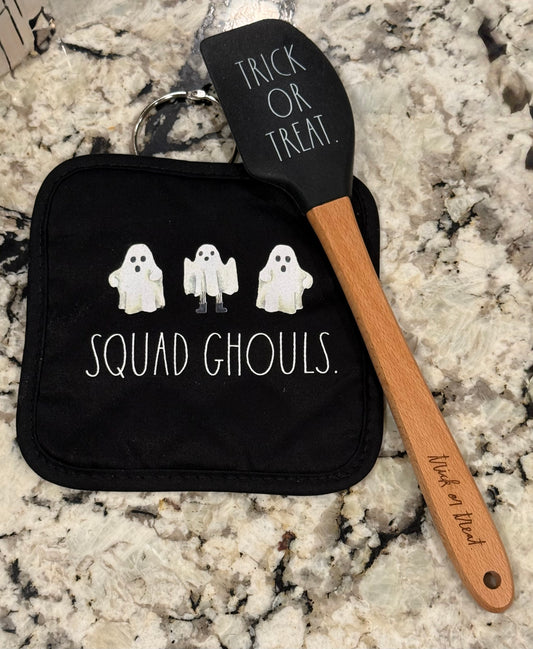 New Rae Dunn Halloween 2-piece utensil & pot holder set SQUAD GHOULS.