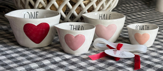 New Rae Dunn white ceramic puffy raised heart measuring cup set