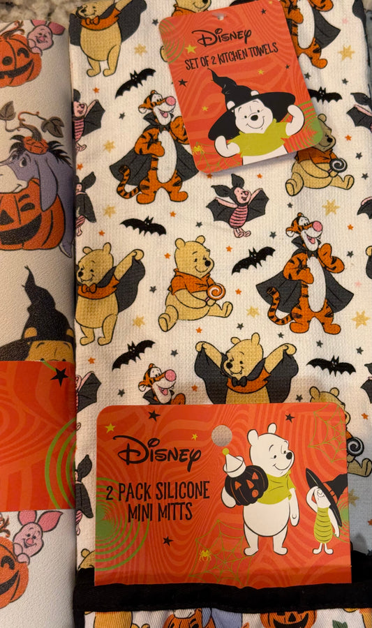 New Disney 3-piece Winnie the Pooh Halloween kitchen dish drying mat, pot holders, and kitchen dish towels