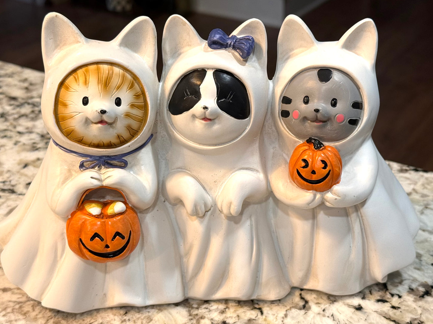 New resin trio cat choir trick or treat Halloween decor