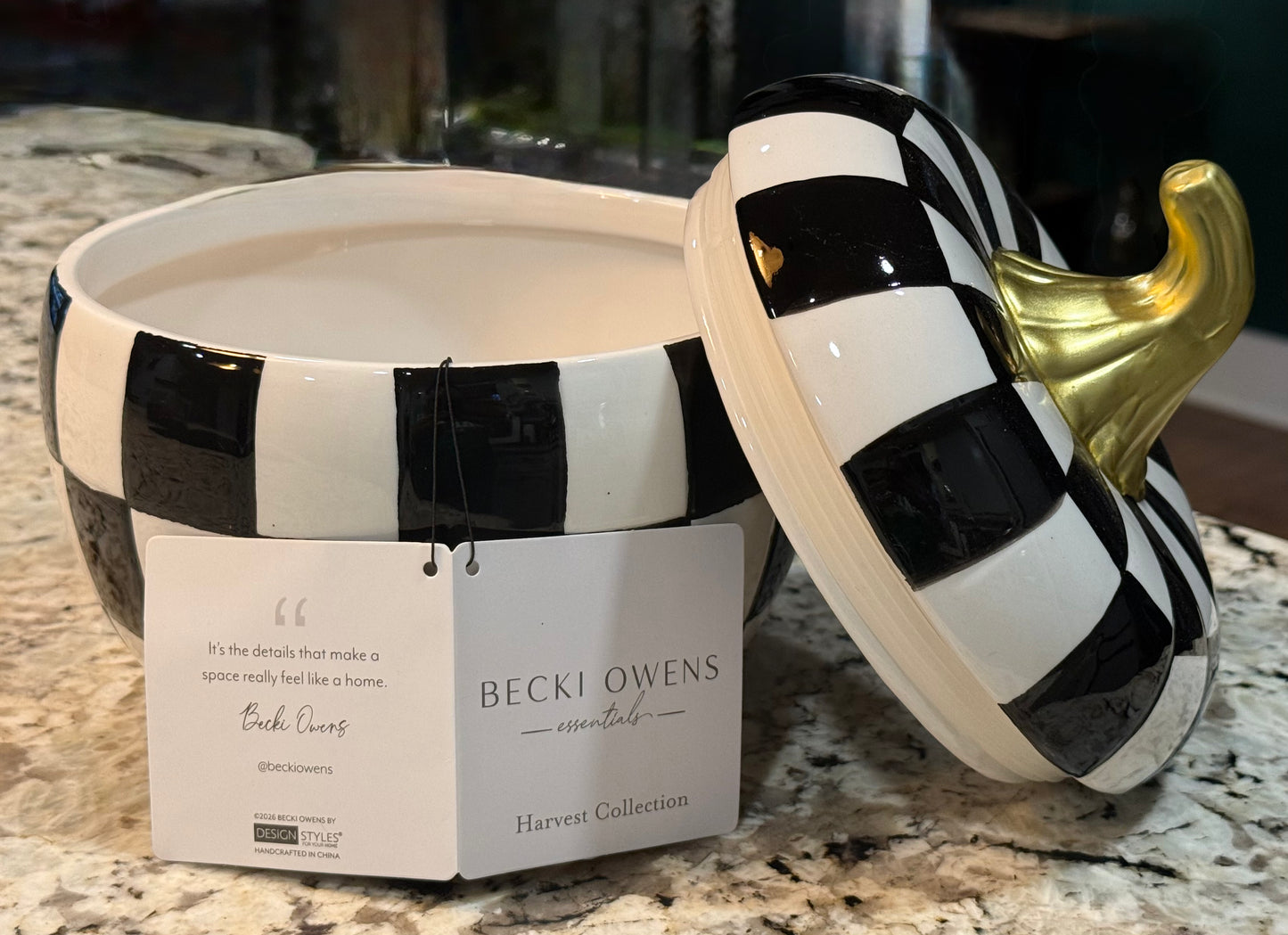 New ceramic Becky Owen’s 8x8 black and white checkered pumpkin cookie jar storage canister