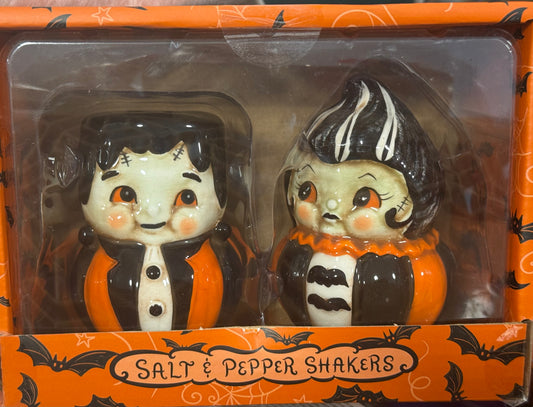 New Joanna Parker ceramic salt and pepper shaker set Frankie & Ms.