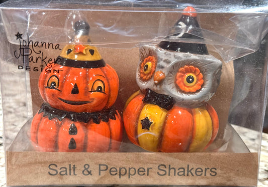 New Joanna Parker  salt & pepper shaker set PUMPKIN/OWL