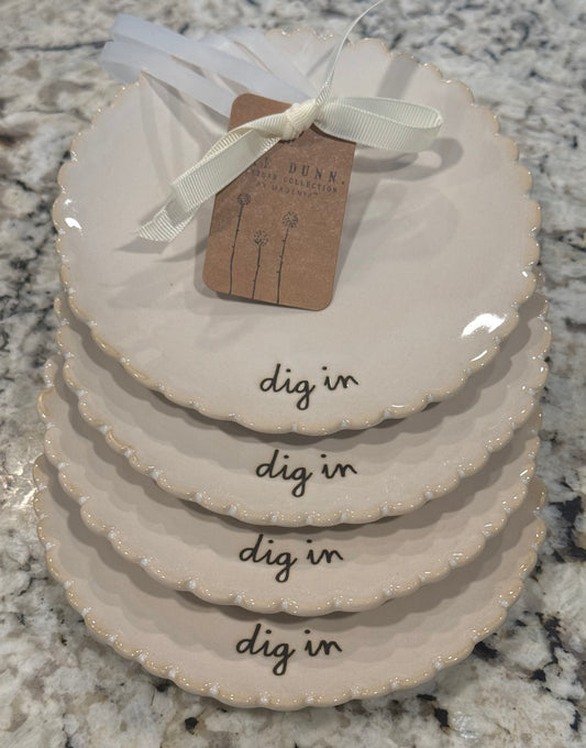 New Rae Dunn ceramic script 4-piece scalloped plate set DIG IN