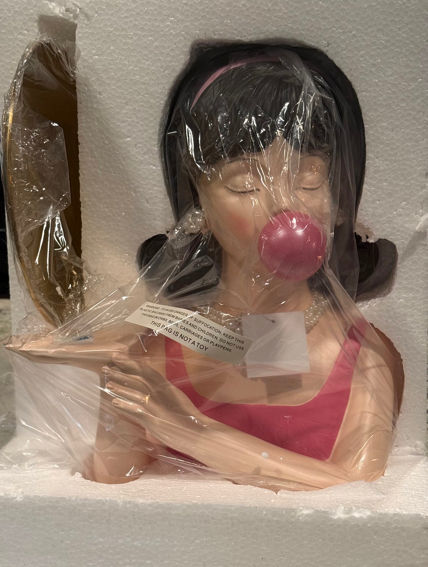 December Diamonds 14.5in Bubblegum Girl w/Tray