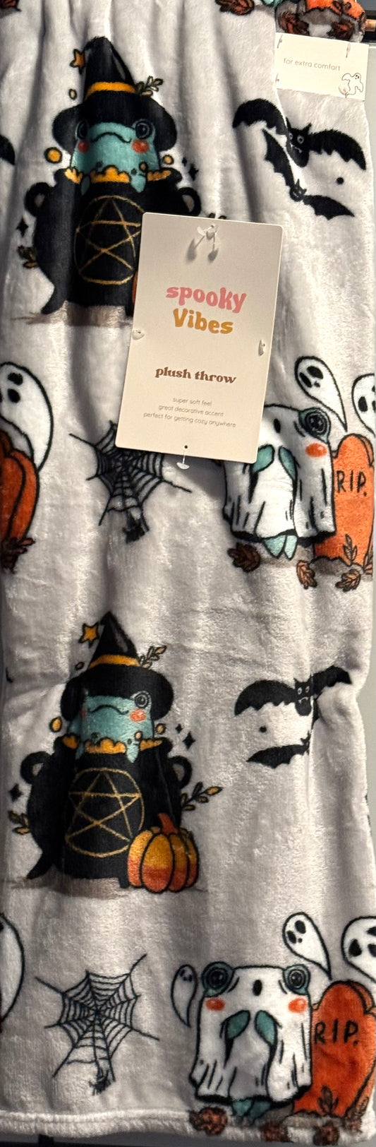 New Halloween frog 🐸 throw blanket decor 50x70 super soft