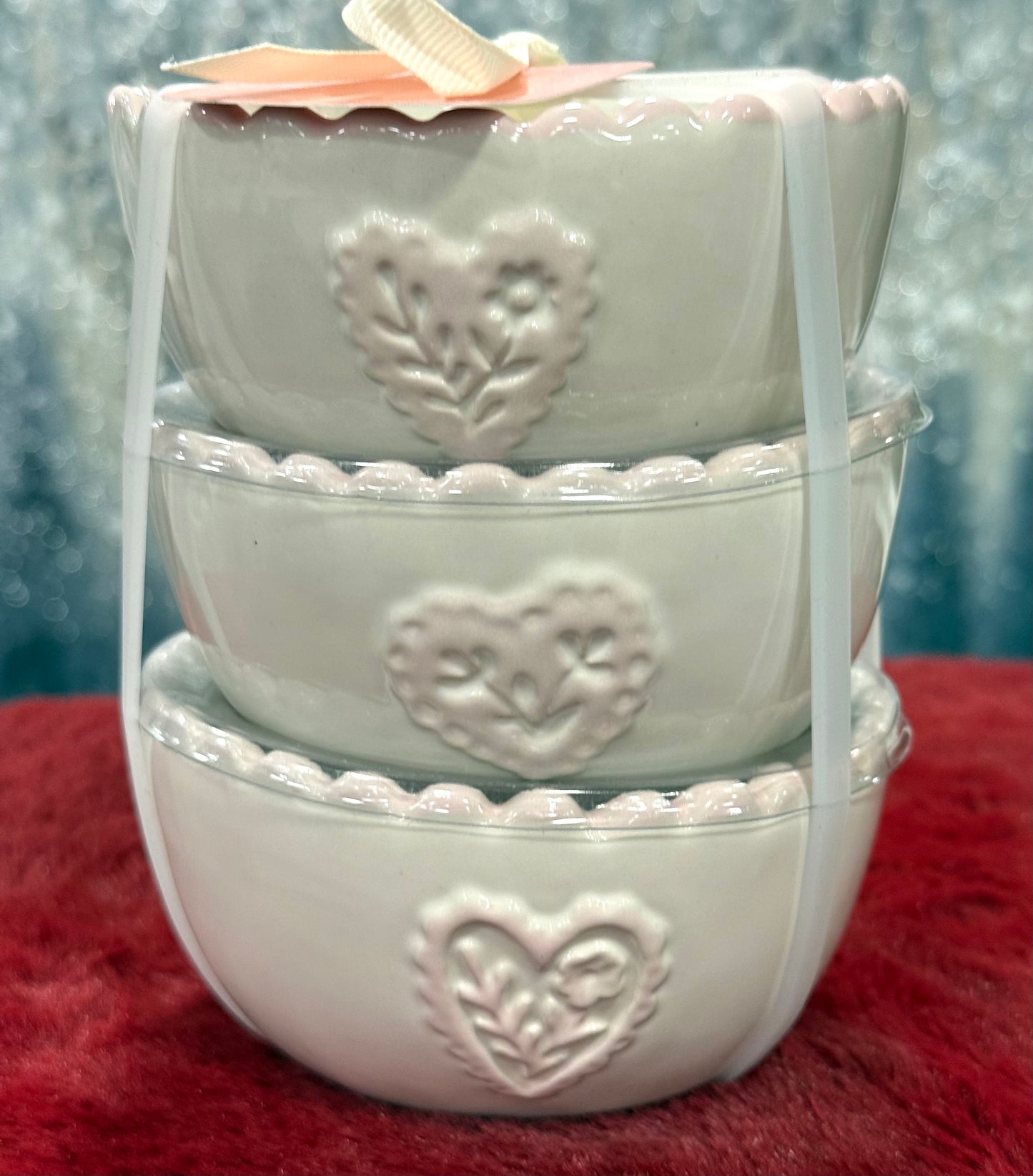 New Rae Dunn 3-piece ceramic scalloped cocktail bowl set with heart motif