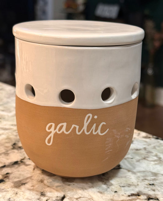 New Rae Dunn ceramic 4.5” GARLIC clay bottom holder