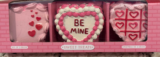 New Sweet Treats resin 3-piece faux 🎂 heart shaped Valentines Day cake decor