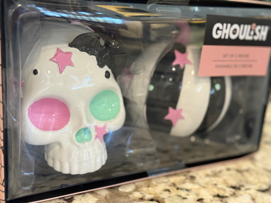 New Ghoulish resin skeleton 💀 pumpkin decor set