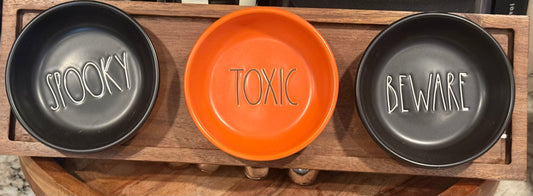 New Rae Dunn ceramic Halloween 3-piece dip bowl set with wood tray