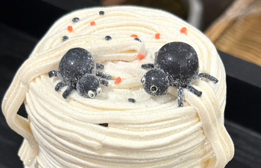 New resin 5.5 inch mini Halloween mummy face spider topped cake decor