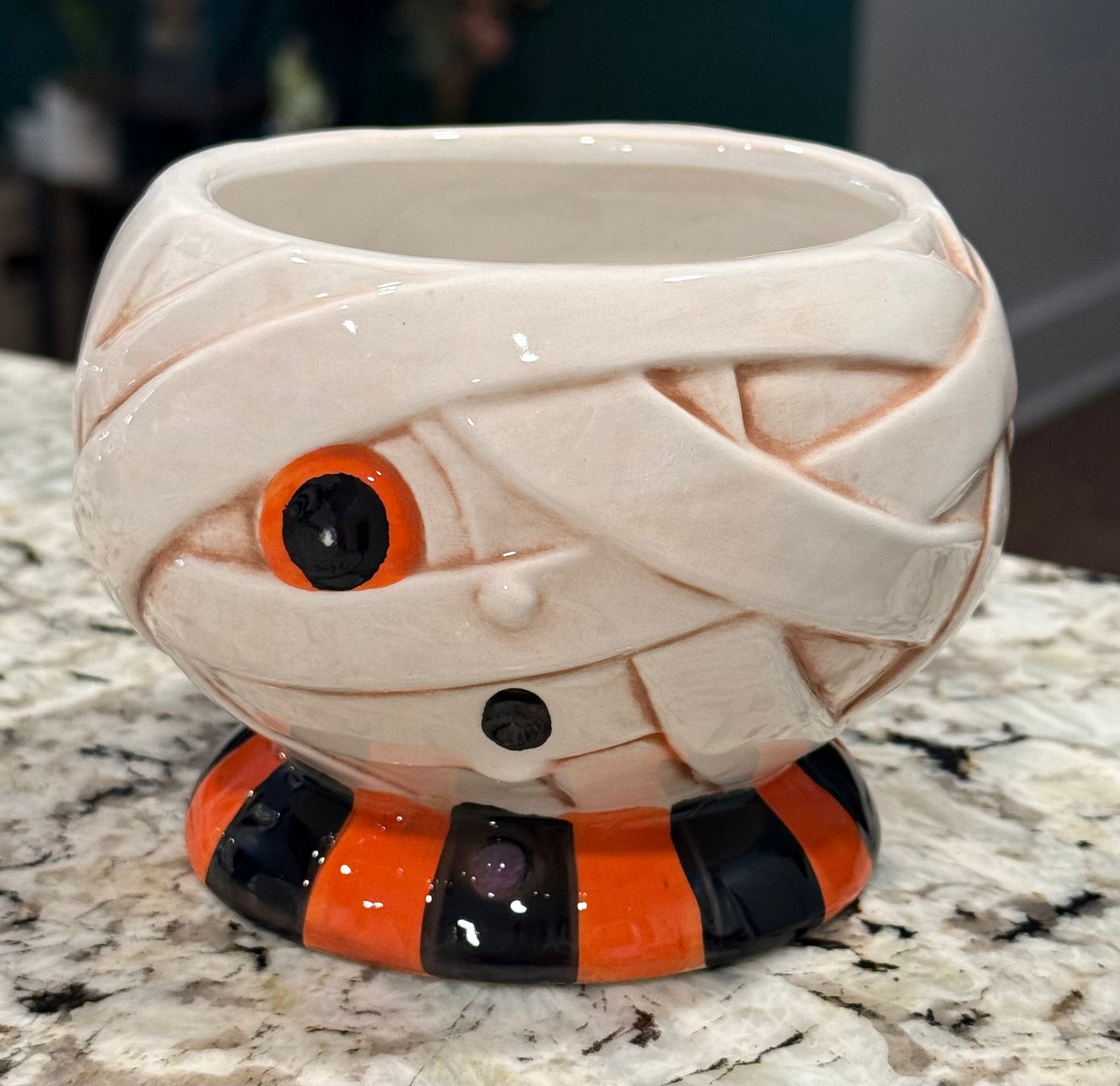 New Joanna Parker ceramic one eye mummy Halloween decor bowl