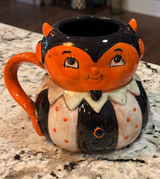 New Joanna Parker ceramic Dracula 🧛 coffee mug Halloween decor-orange face
