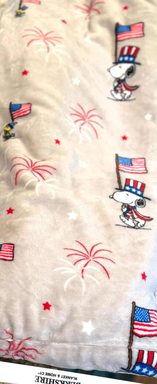 New Peanuts Snoopy July 4th Americana USA 🇺🇸 throw blanket 60x70