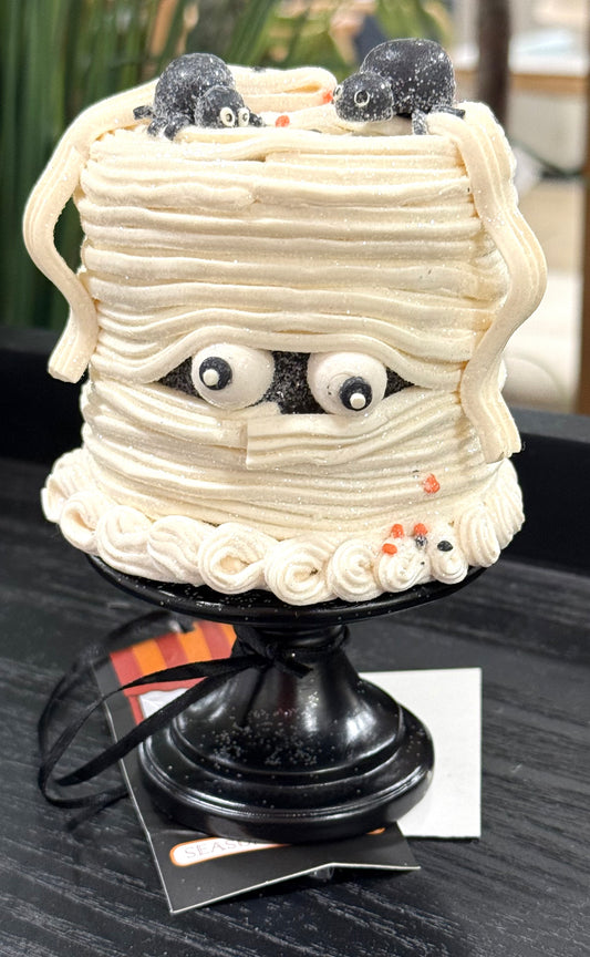 New resin 5.5 inch mini Halloween mummy face spider topped cake decor