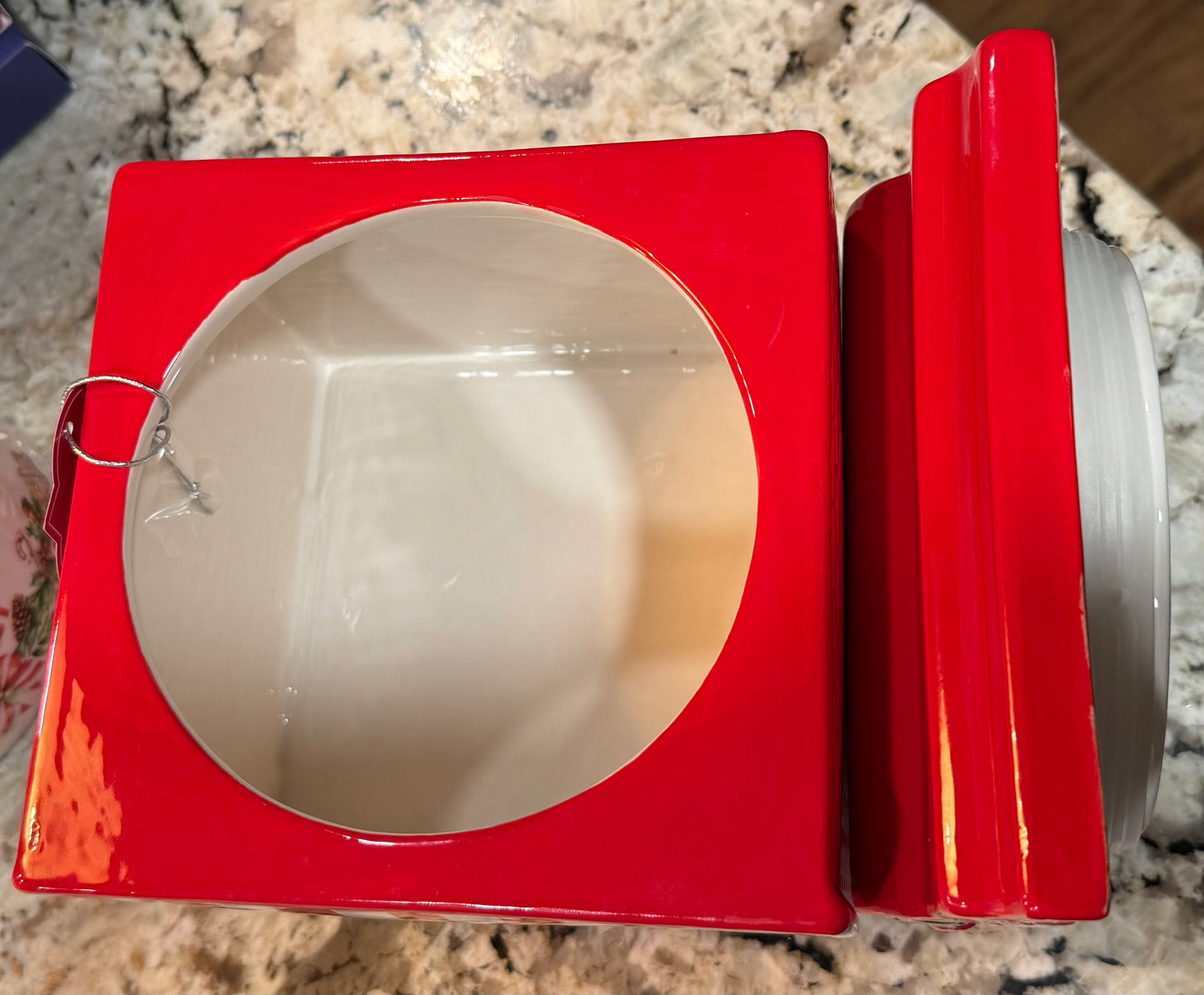 New Strawberry Street ceramic SANTA’S BAKERY Christmas cookie jar kitchen decor