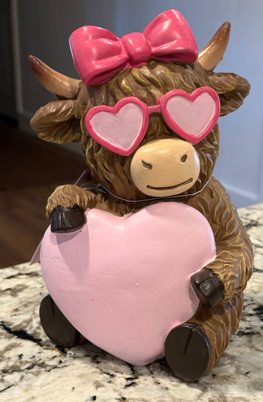New resin Highland Cow pink heart Valentines decor 6”