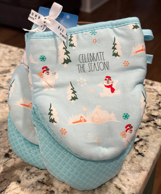 New Rae Dunn x Frosty the Snowman ☃️ oven mitt set