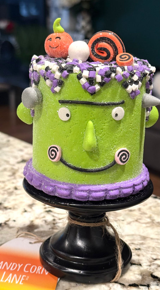 New green face mini 5.5” Halloween pedestal cake decor