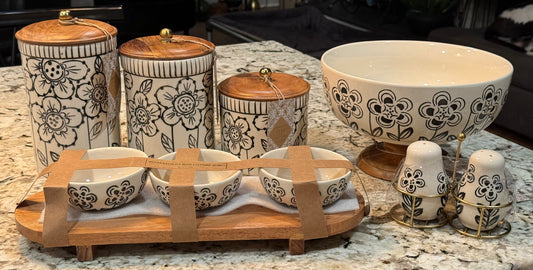 New 6-piece ceramic Made in India canisters, bowls, salt and pepper set kitchen set