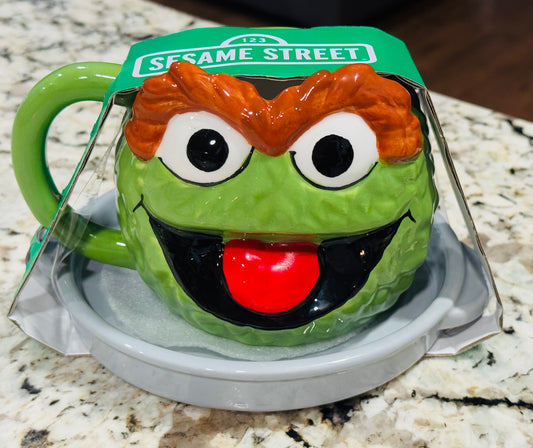 New Sesame Street Oscar the Grouch ceramic coffee mug and plate
