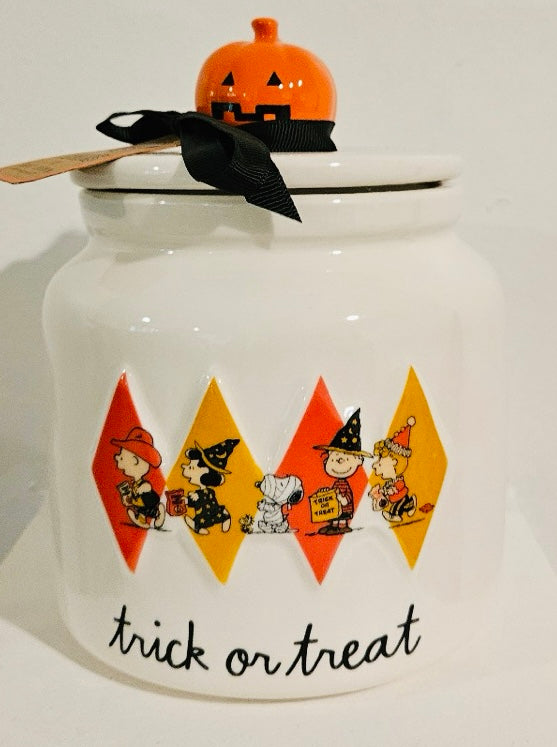New Rae Dunn x Peanuts Snoopy ceramic TRICK OR TREAT Halloween caniste ...