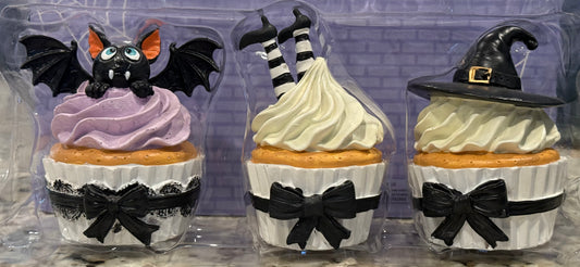 New Sweet Treats resin faux spider topped 3-piece Halloween cupcake set