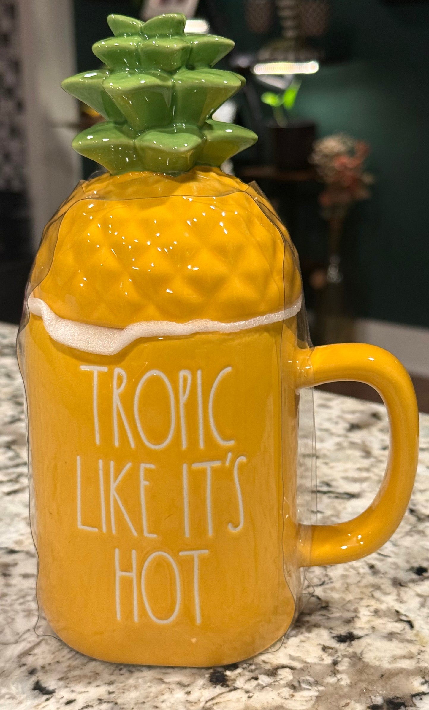 New Rae Dunn yellow ceramic pineapple topper mug TROPIC LIKE IT’S HOT