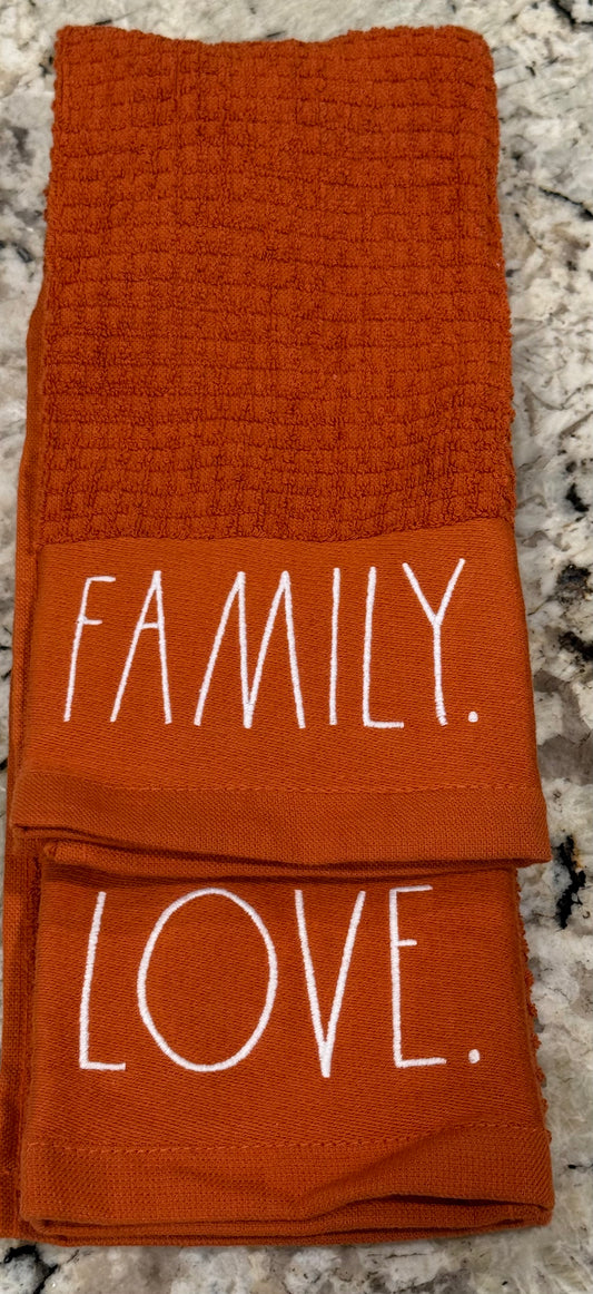 New Rae Dunn 2-piece orange fall towel set LOVE/FAMILY