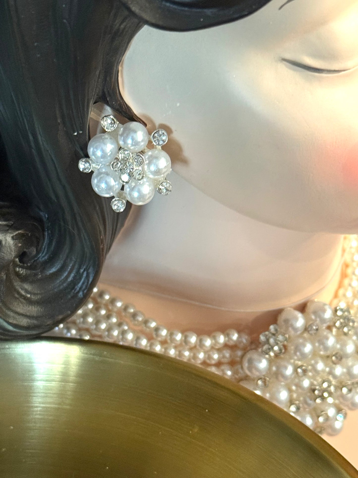 December Diamonds 14.5in Bubblegum Girl w/Tray