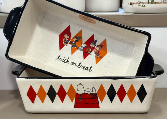 New Rae Dunn x Peanuts Snoopy ceramic Halloween baking pan 10x5 TRICK OR TREAT