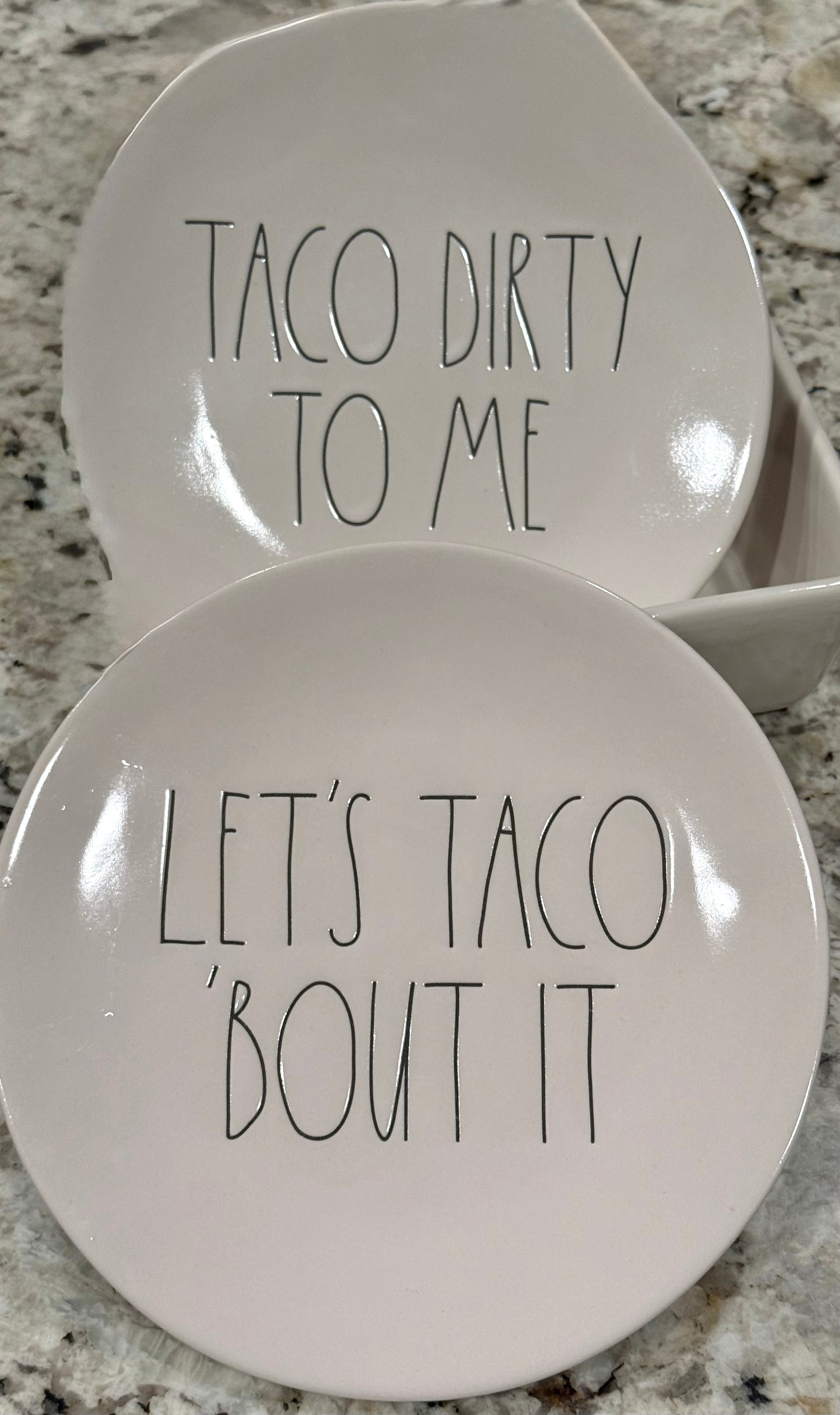 New Rae Dunn 2-piece white ceramic TACO plate set