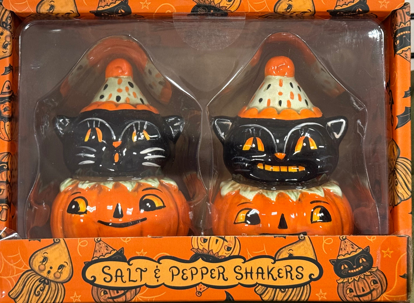 New Joanna Parker ceramic cat in pumpkin salt and pepper shaker set