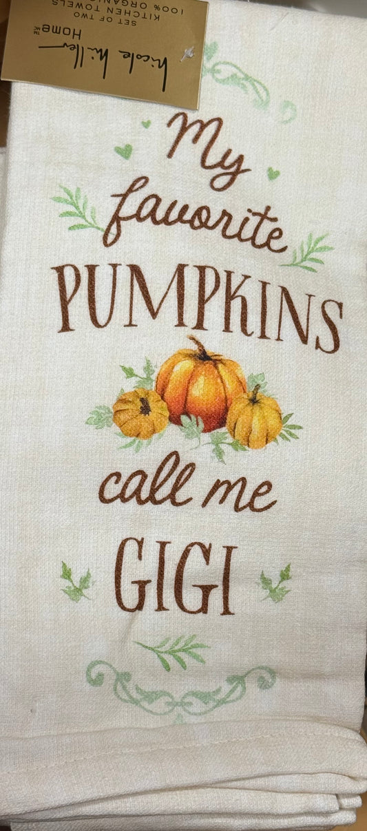New 2-piece Nicole Miller MY FAVORITE PUMPKINS CALL ME GIGI fall kitchen towel set