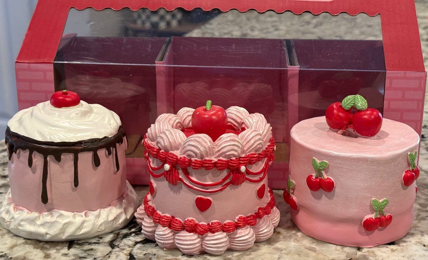 New Sweet Treats resin 3-piece faux 🎂 Valentines Day decor